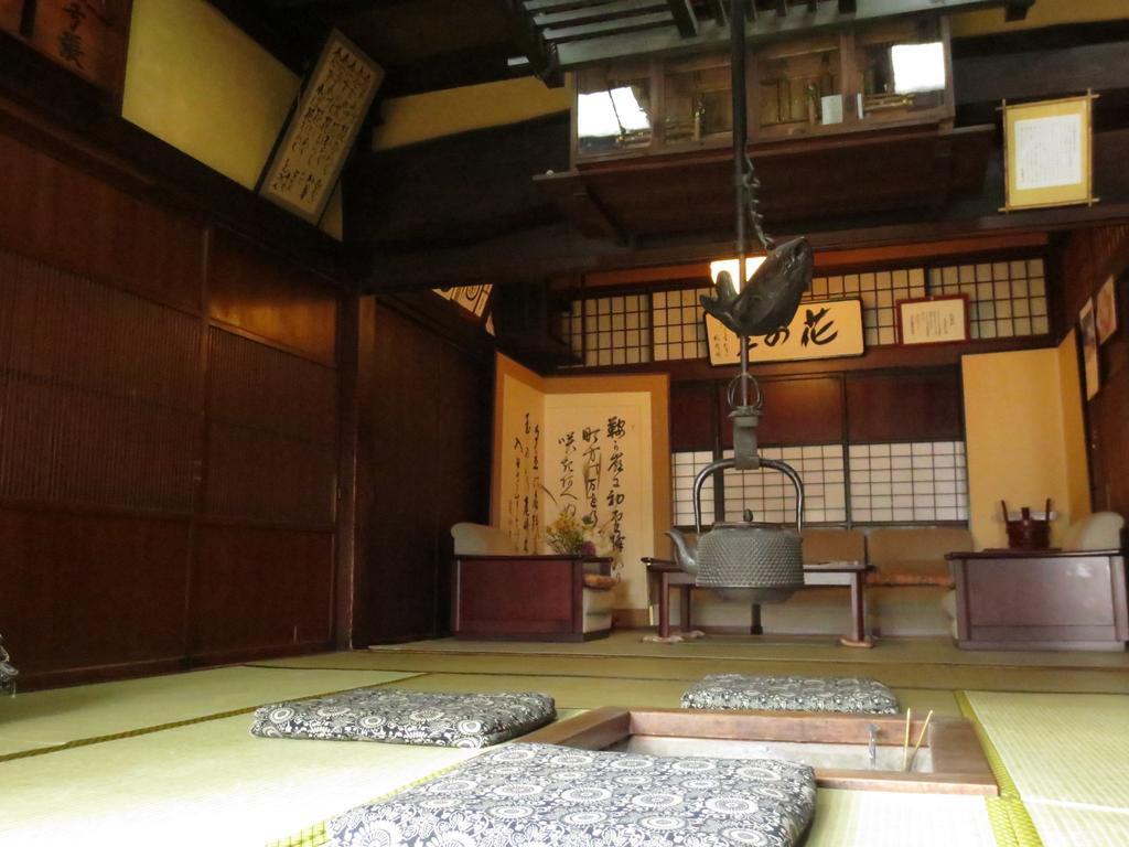 Shitanda Hotel Takayama  Bagian luar foto