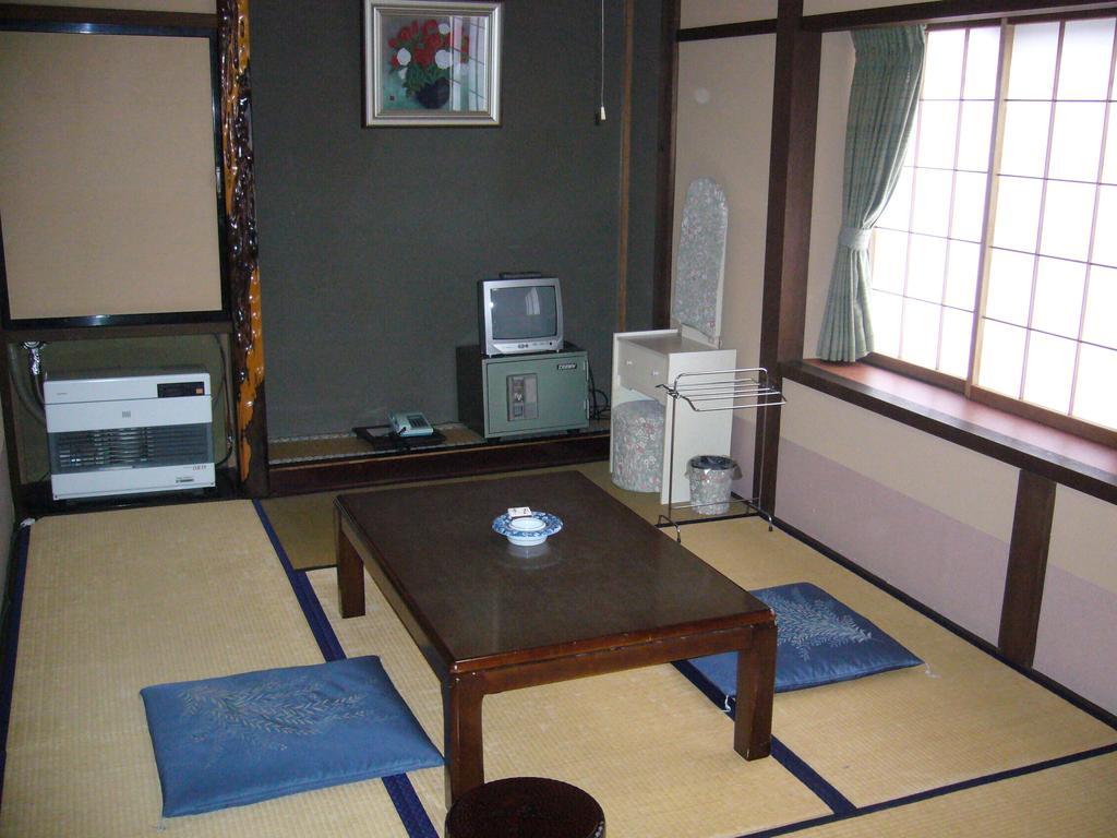 Shitanda Hotel Takayama  Ruang foto