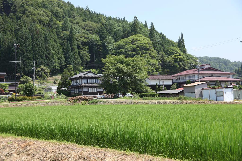 Shitanda Hotel Takayama  Bagian luar foto